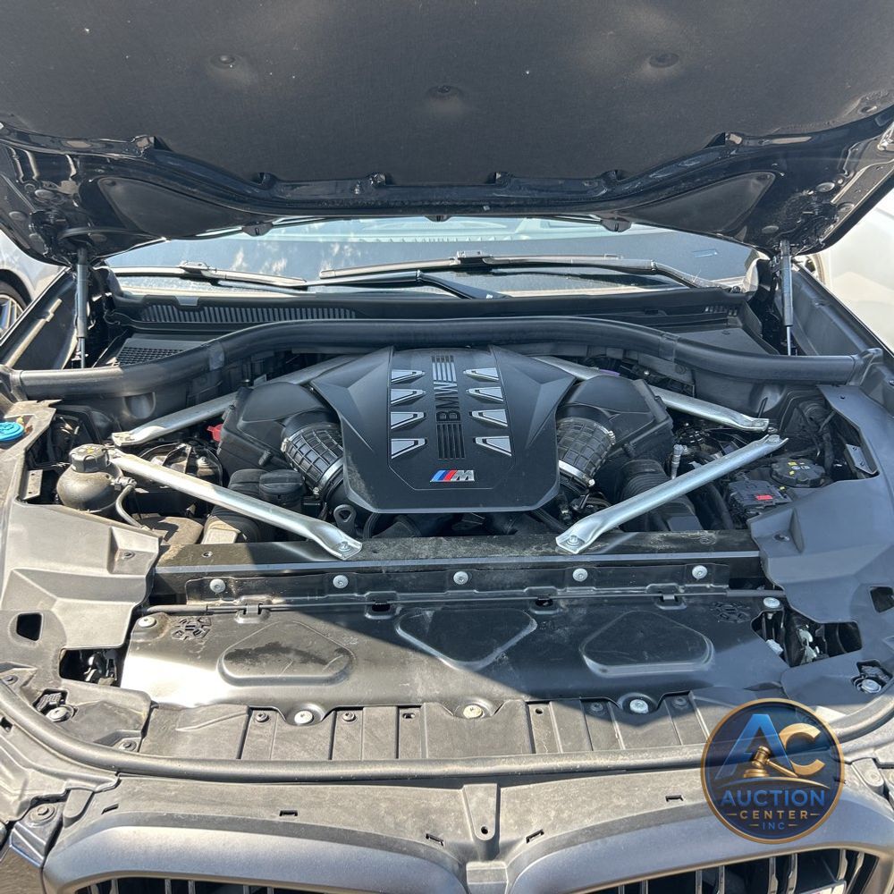 2024 BMW X5 M60i