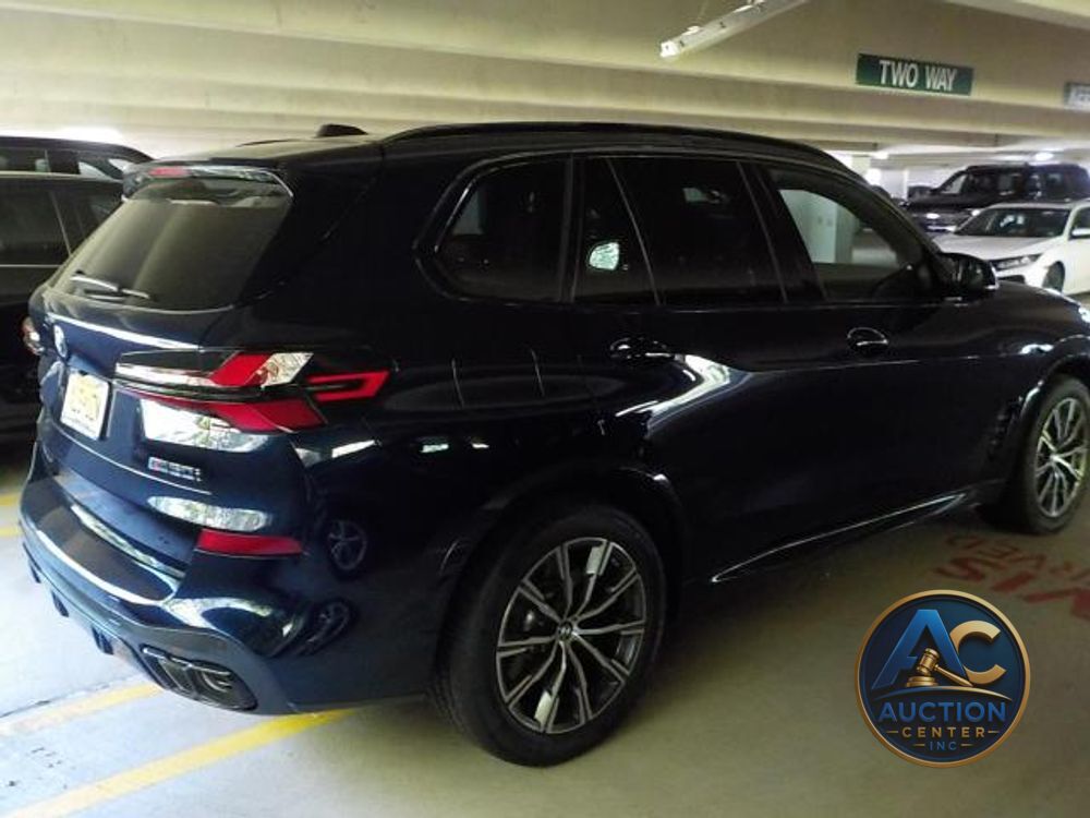 2025 BMW X5 M60i