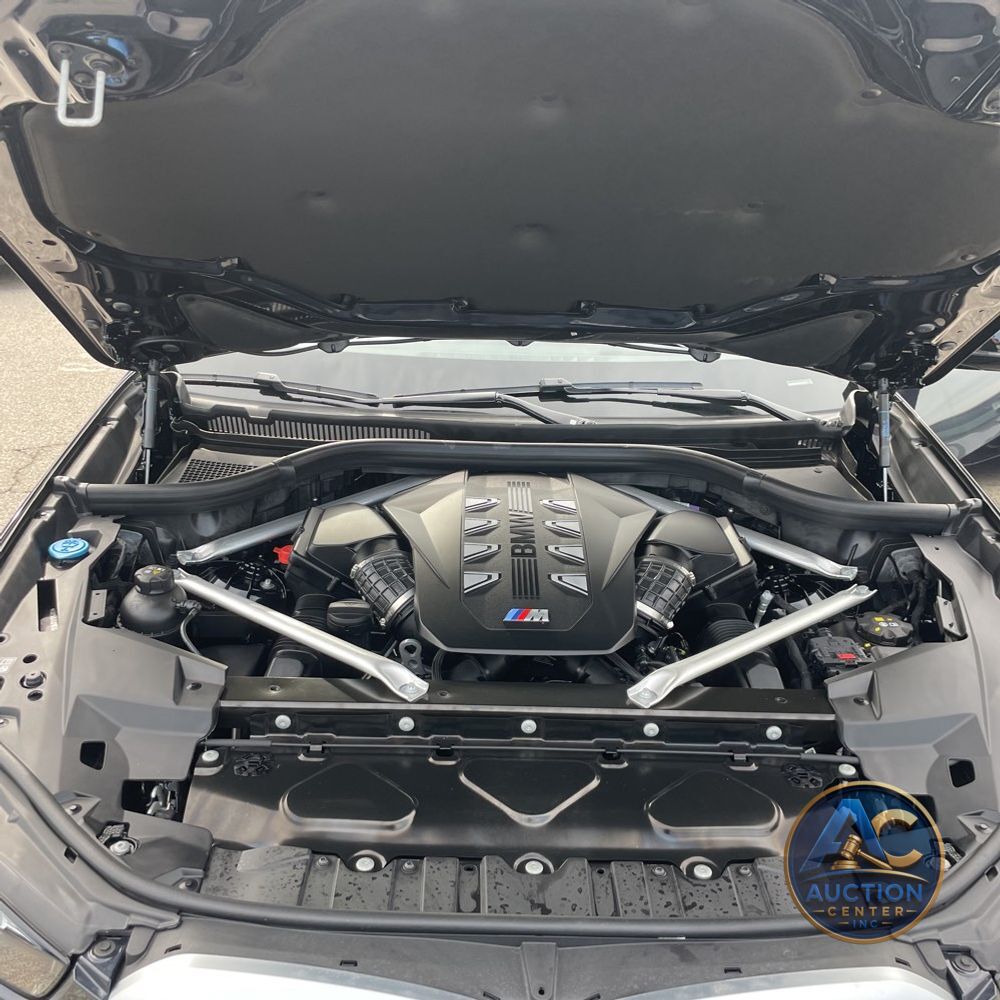 2026 BMW X5 M60i