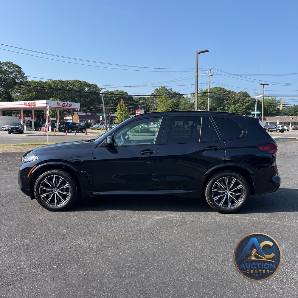 2025 BMW X5 M60i