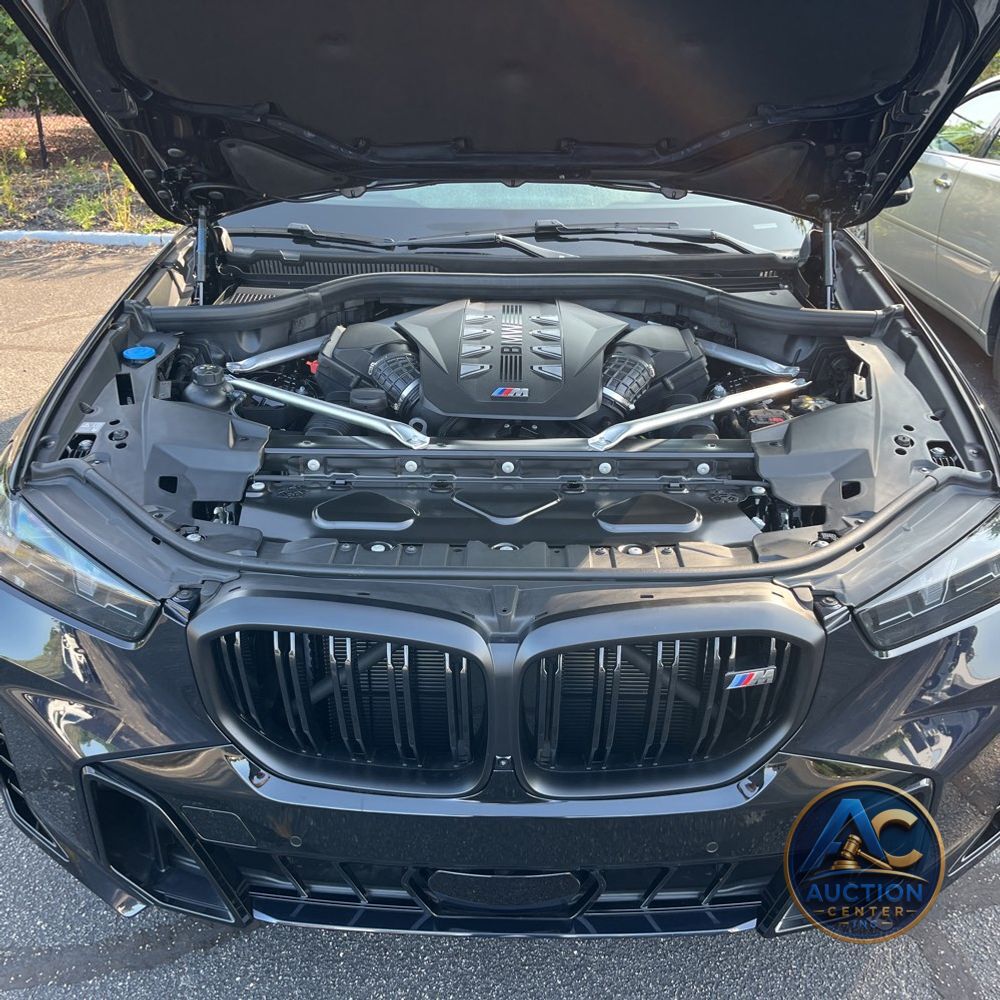 2025 BMW X5 M60i