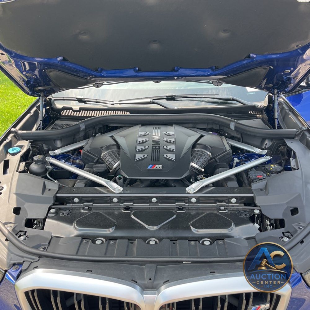 2024 BMW X5 M60i