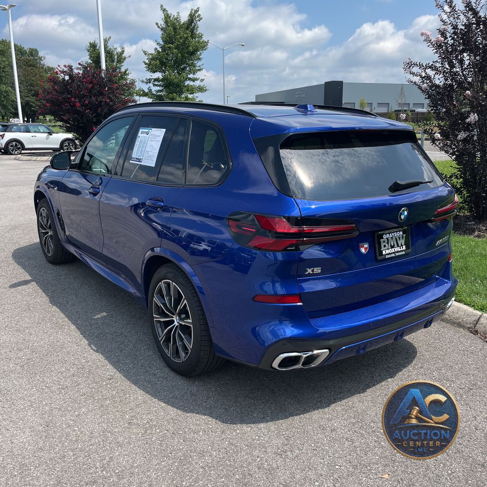 2024 BMW X5 M60i