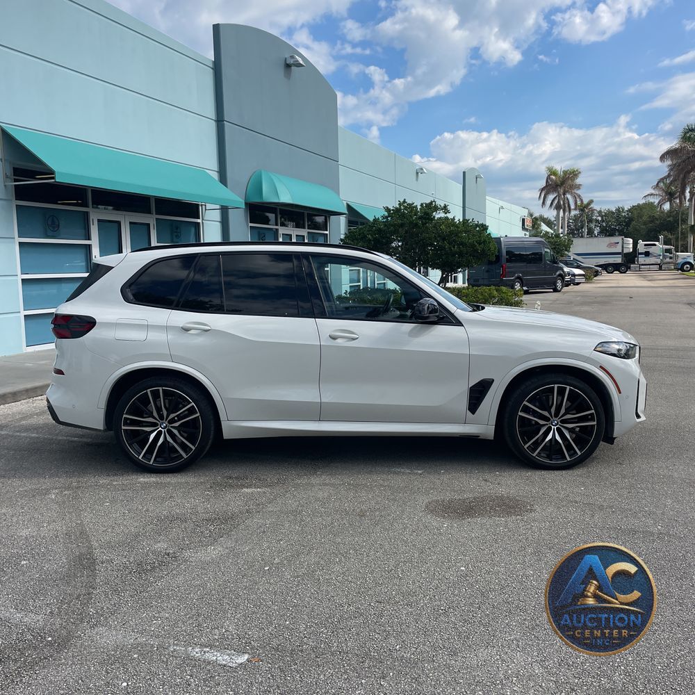 2025 BMW X5 M60i