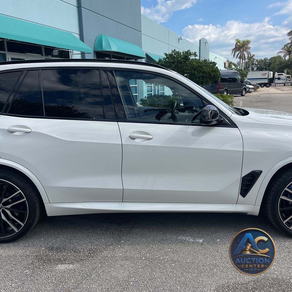 2025 BMW X5 M60i