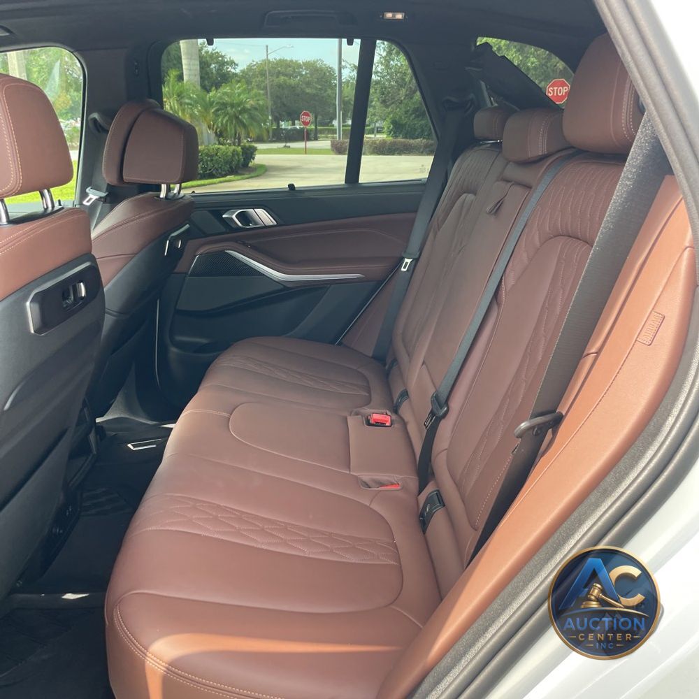 2025 BMW X5 M60i