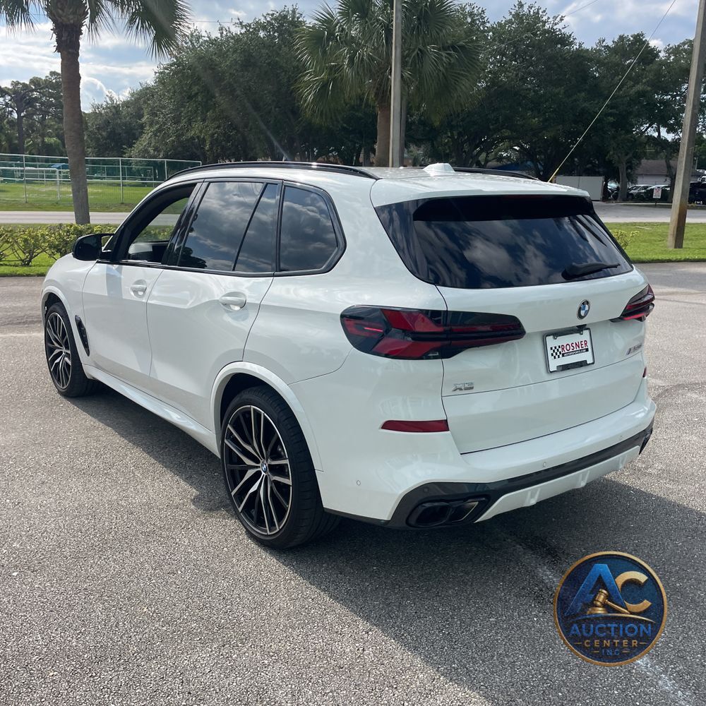 2025 BMW X5 M60i