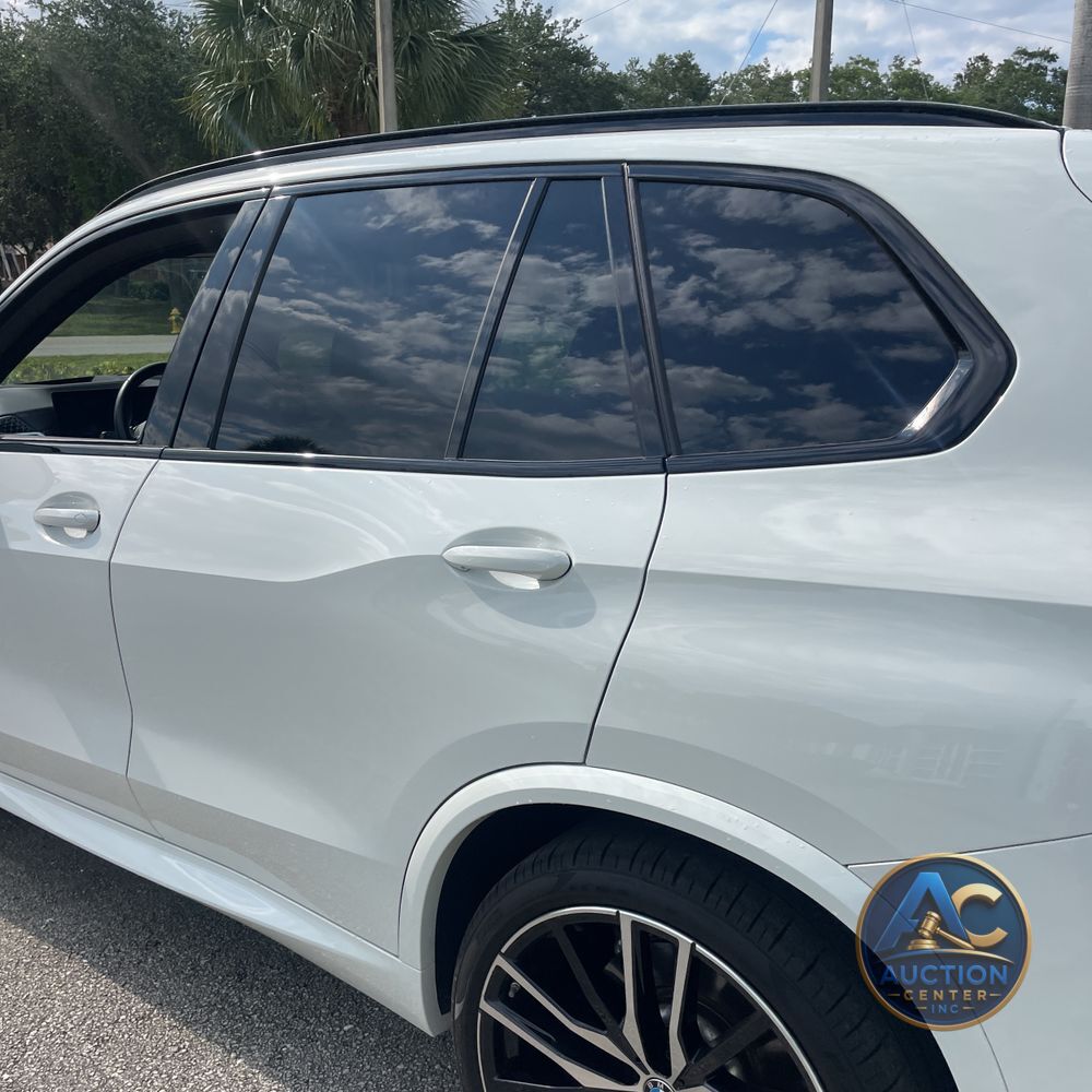 2025 BMW X5 M60i