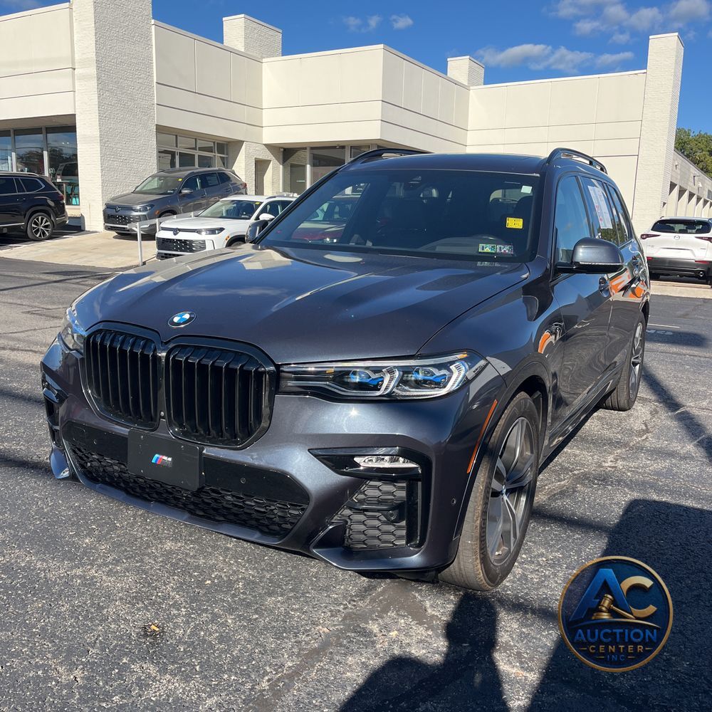 2022 BMW X7 M50i