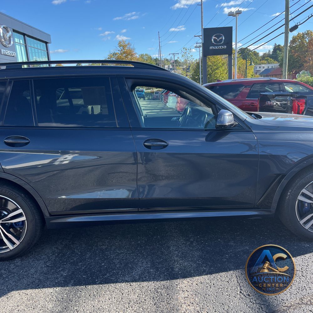 2022 BMW X7 M50i