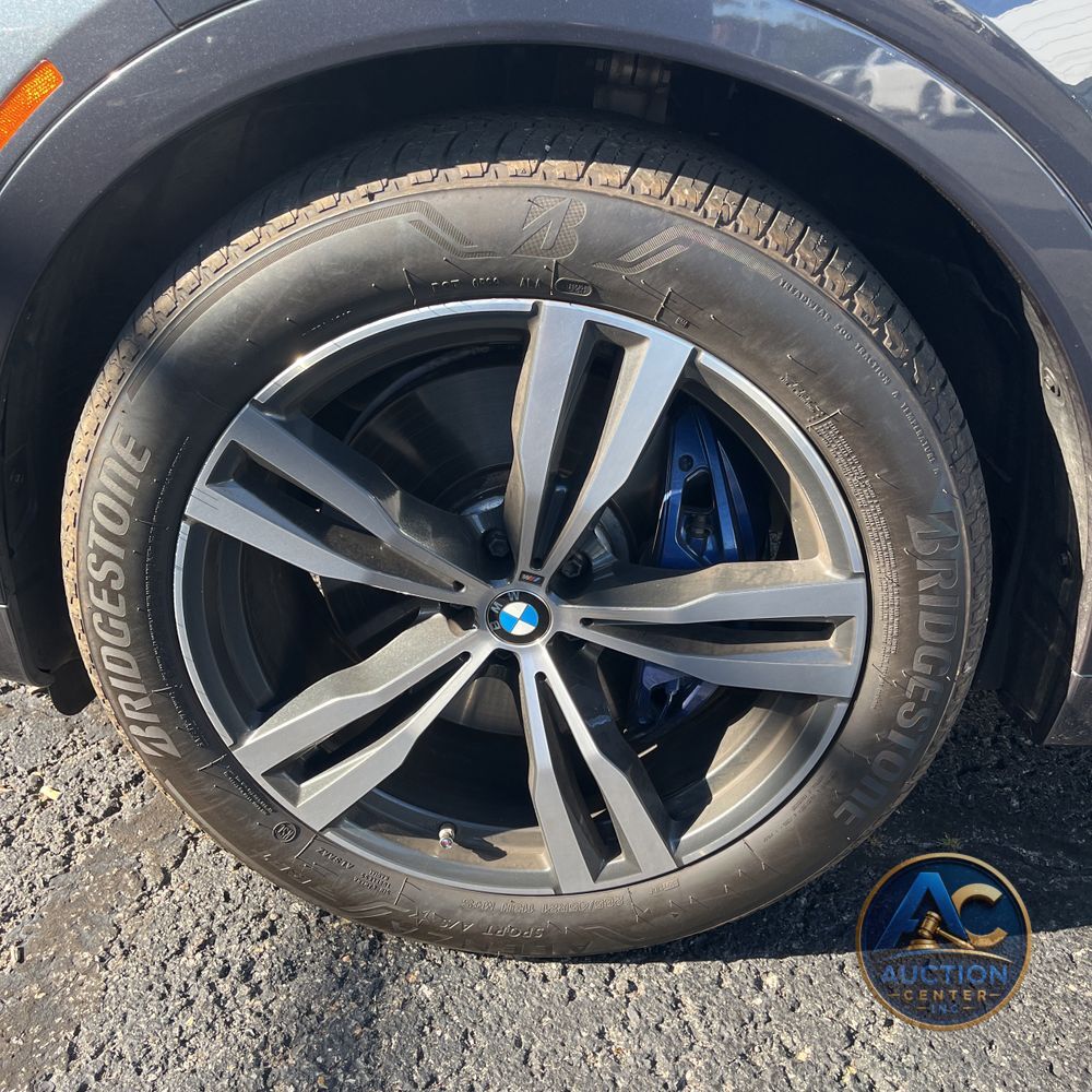 2022 BMW X7 M50i