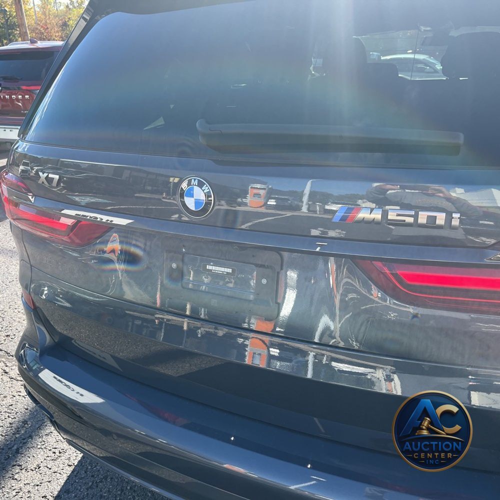 2022 BMW X7 M50i