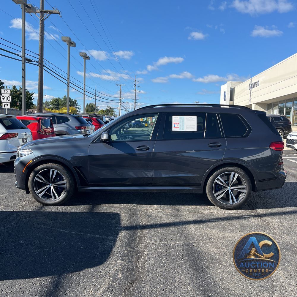 2022 BMW X7 M50i