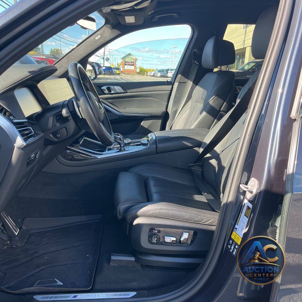 2022 BMW X7 M50i