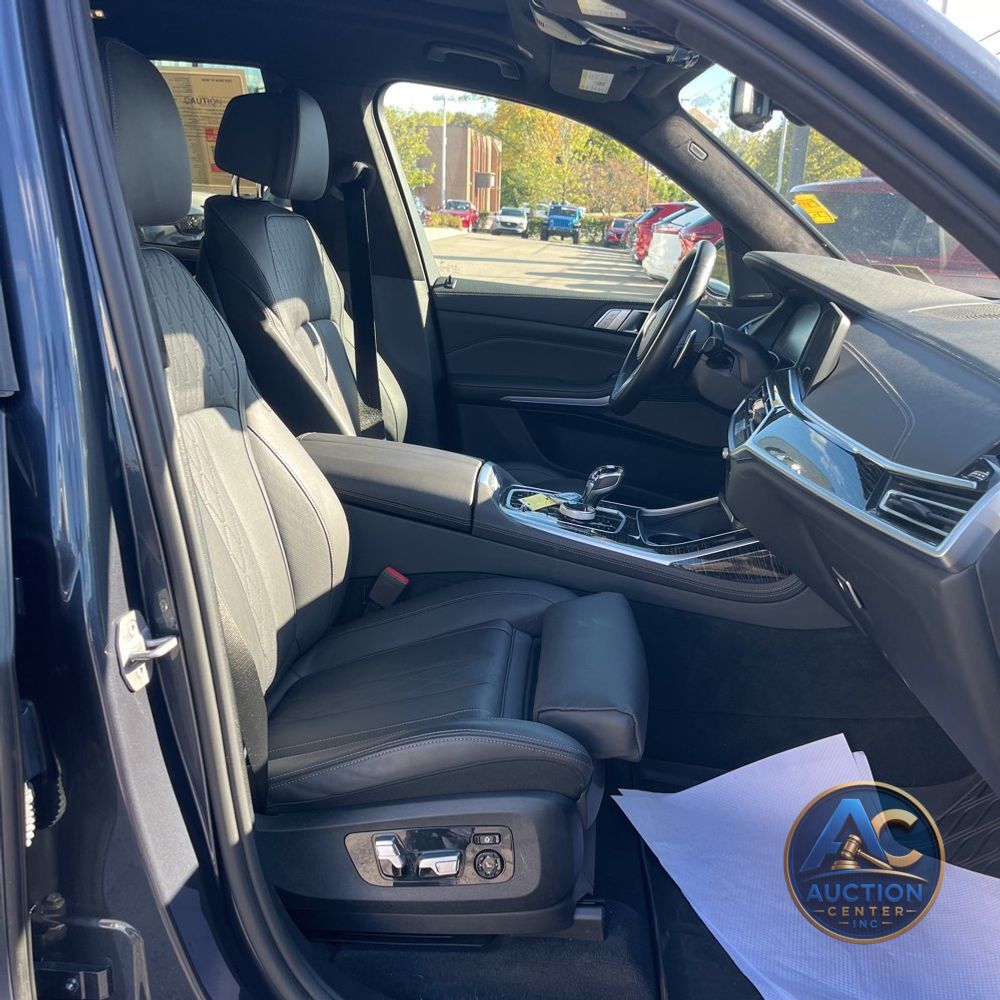 2022 BMW X7 M50i