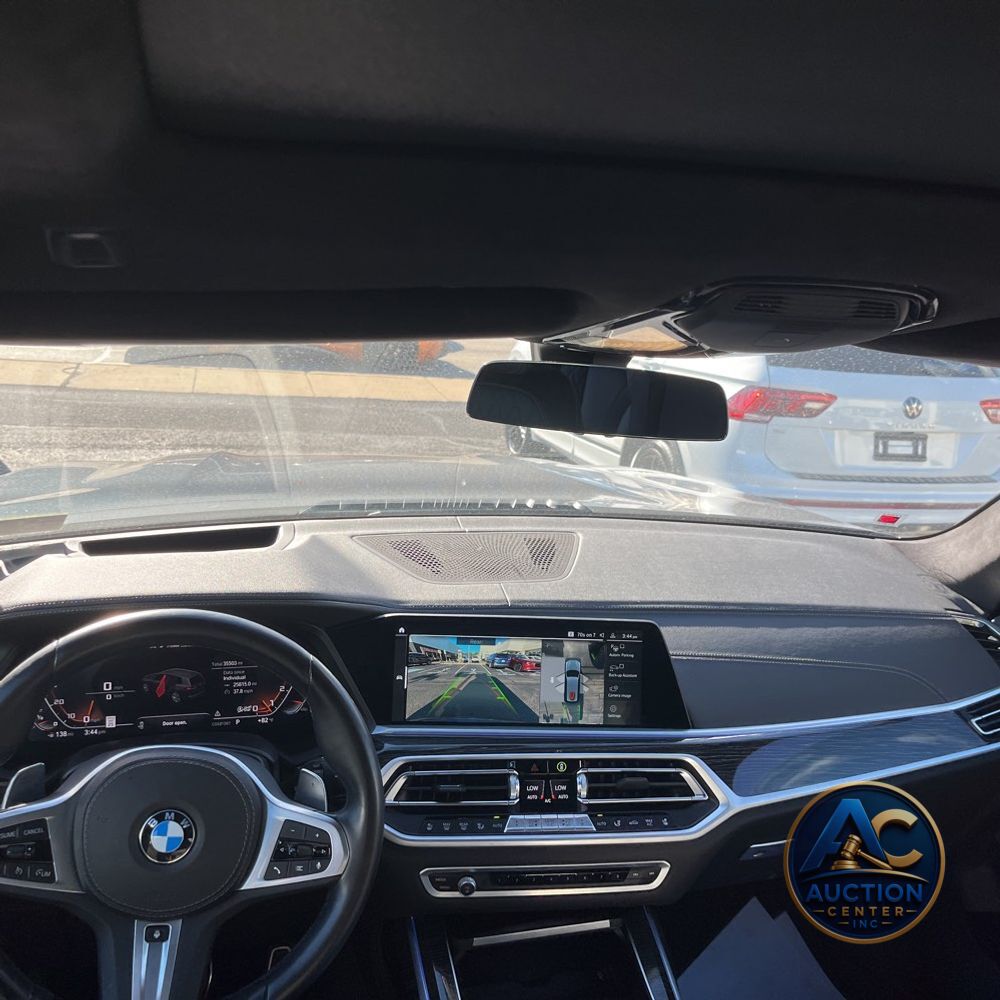 2022 BMW X7 M50i