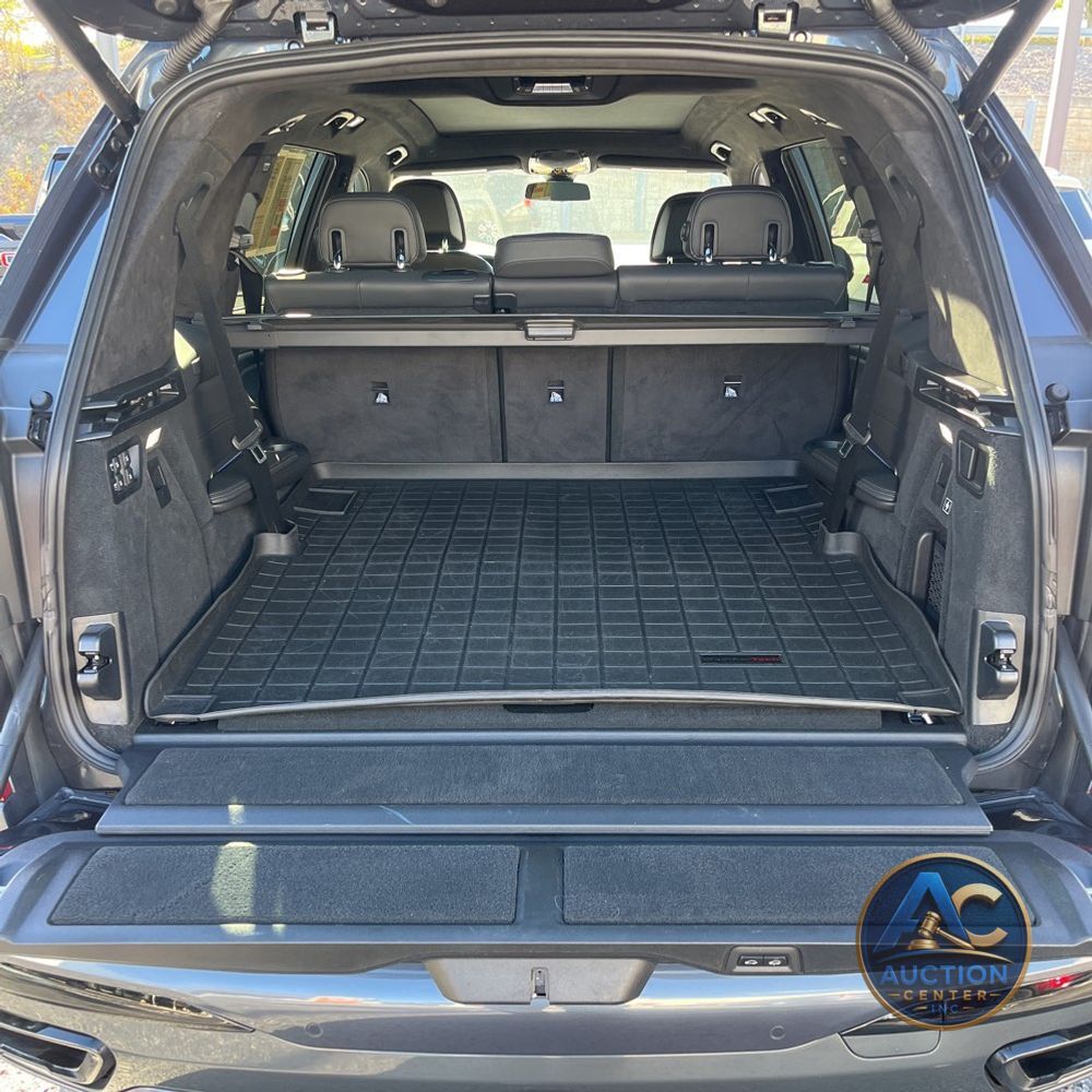 2022 BMW X7 M50i