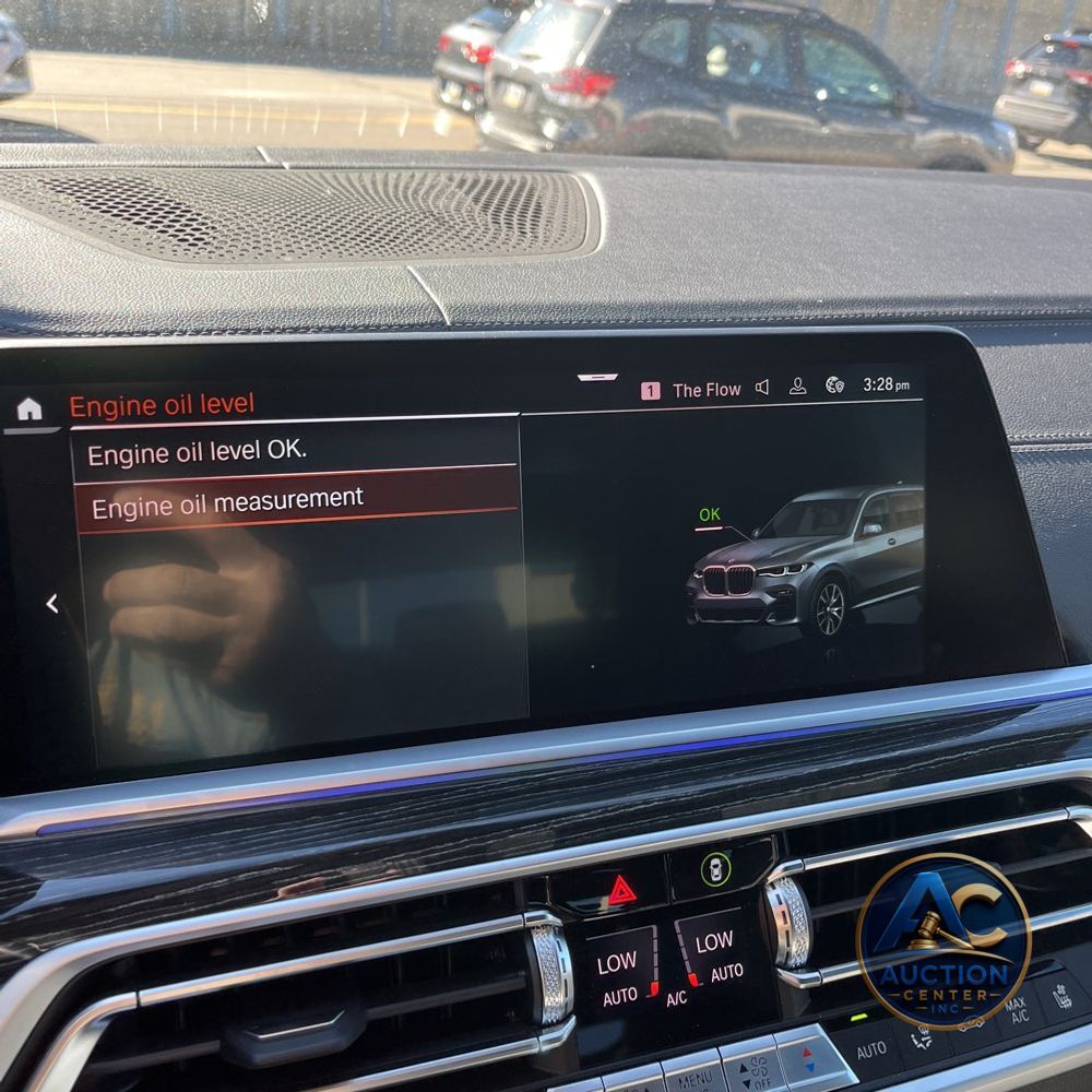 2022 BMW X7 M50i