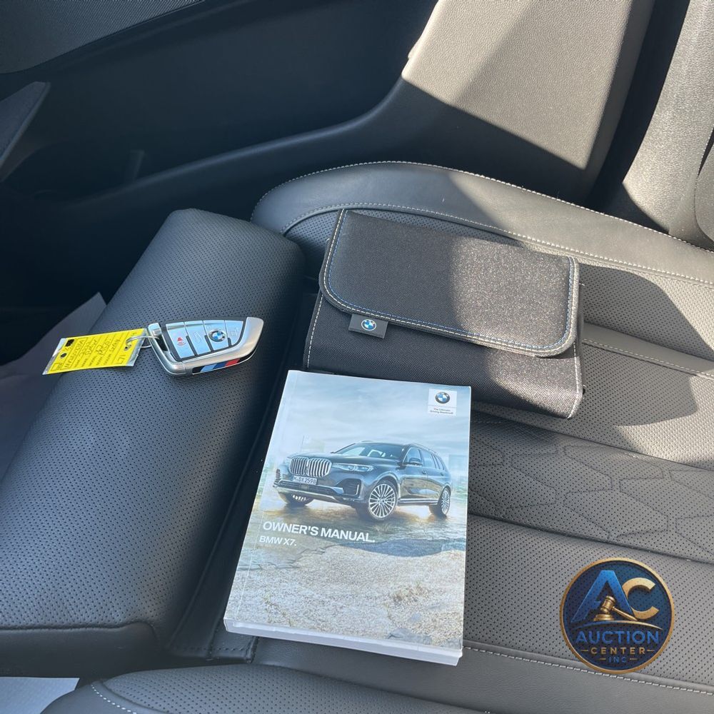 2022 BMW X7 M50i