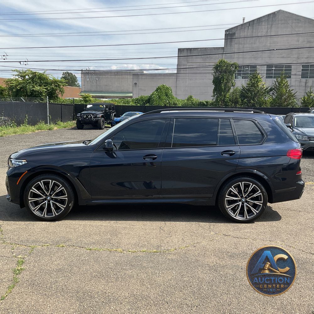 2021 BMW X7 M50i