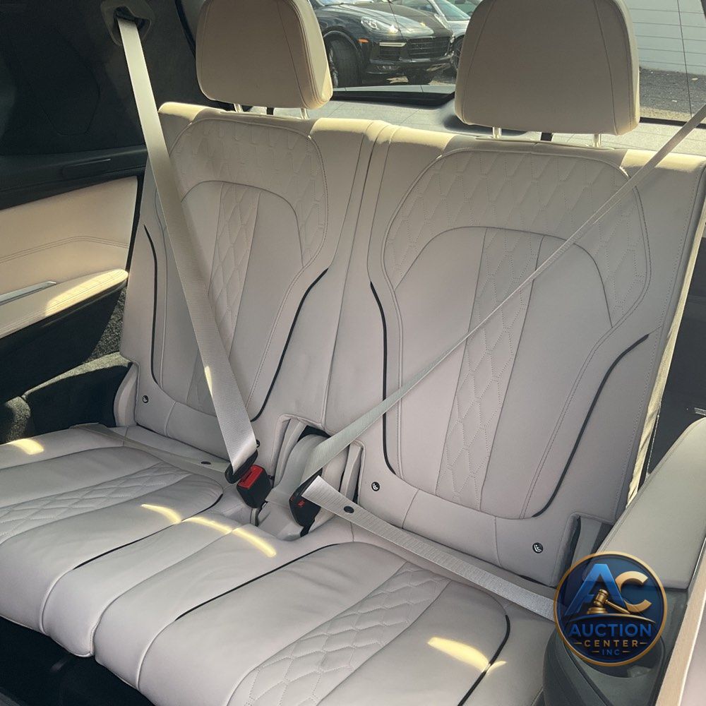 2021 BMW X7 M50i