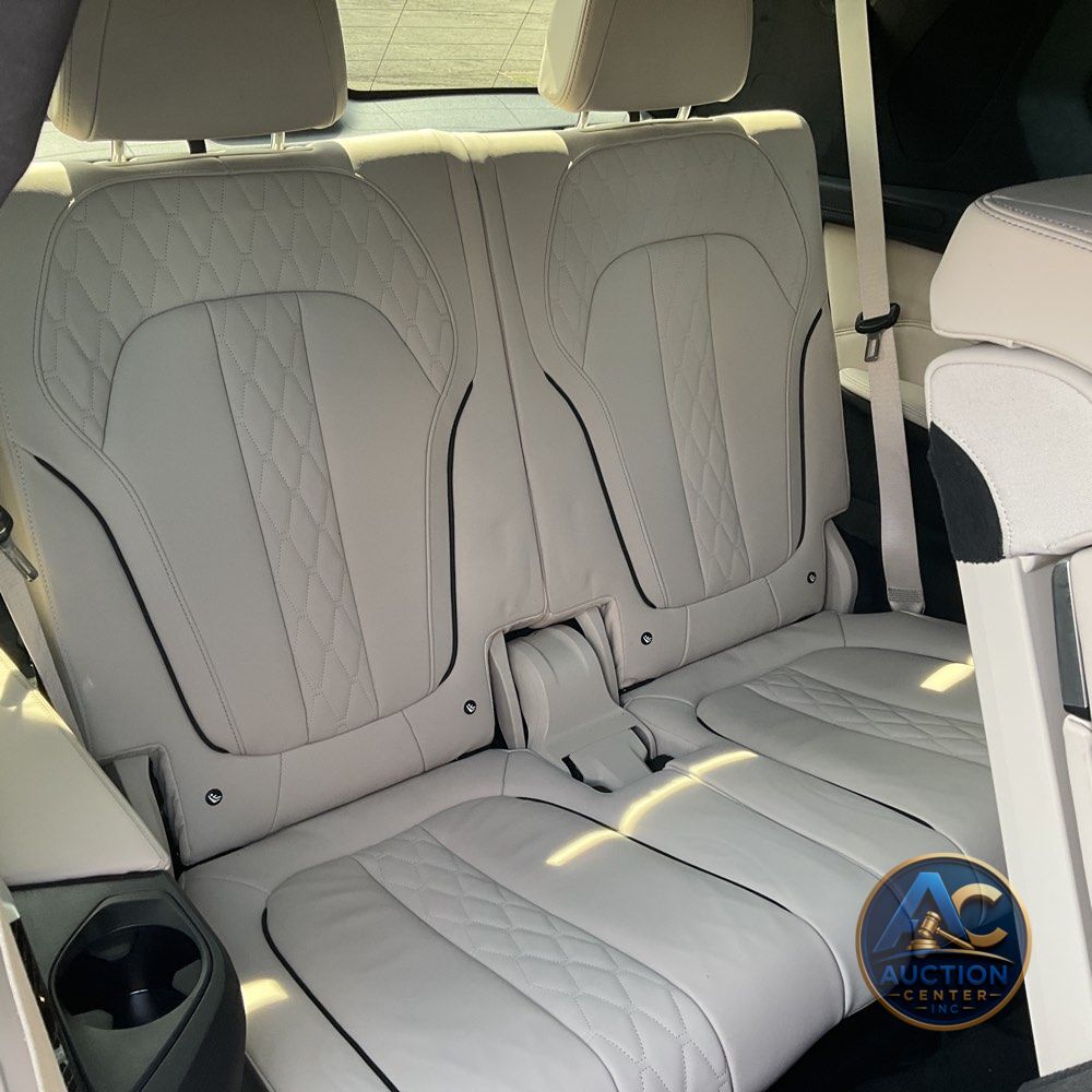 2021 BMW X7 M50i