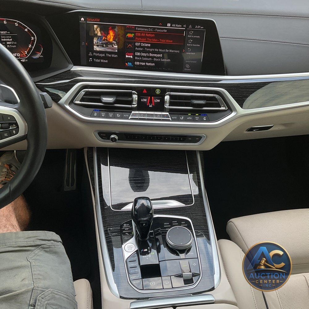 2021 BMW X7 M50i