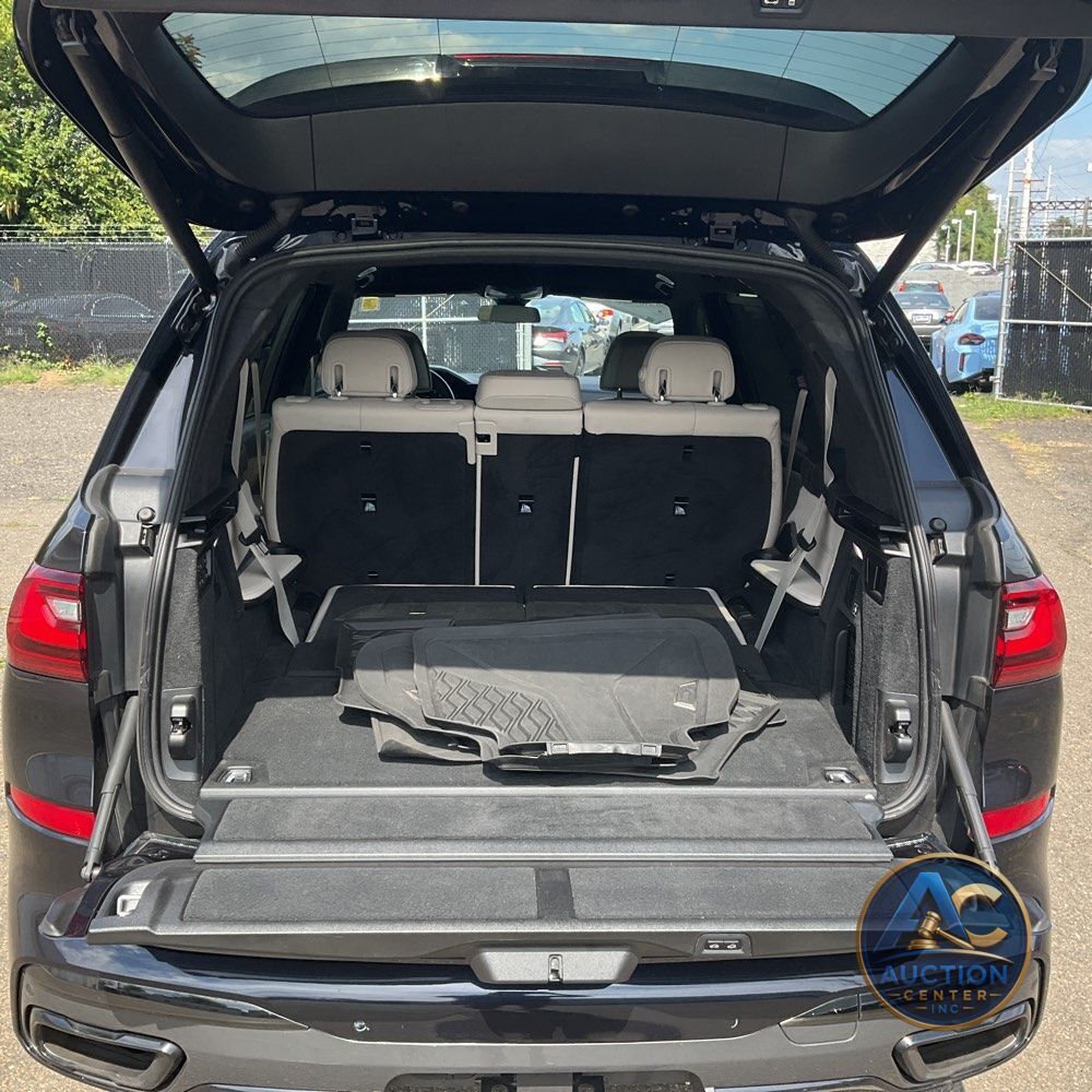 2021 BMW X7 M50i