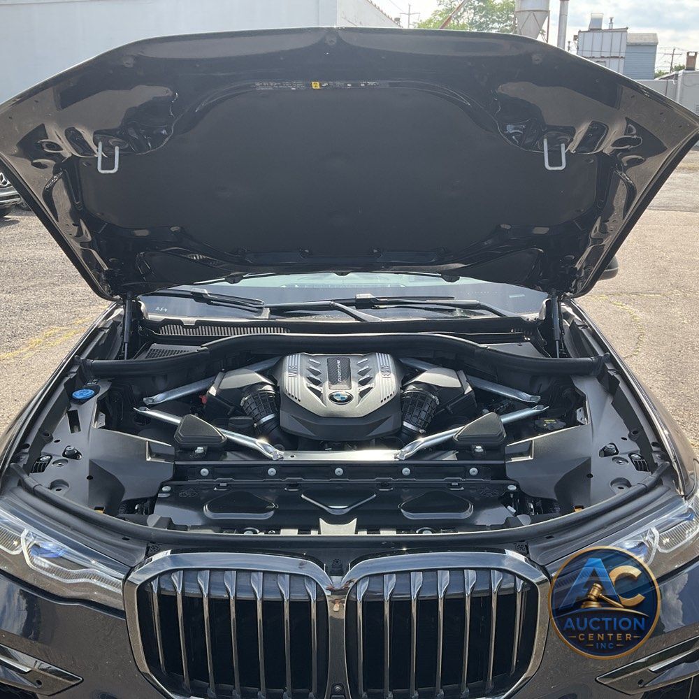 2021 BMW X7 M50i