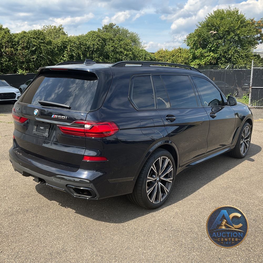 2021 BMW X7 M50i
