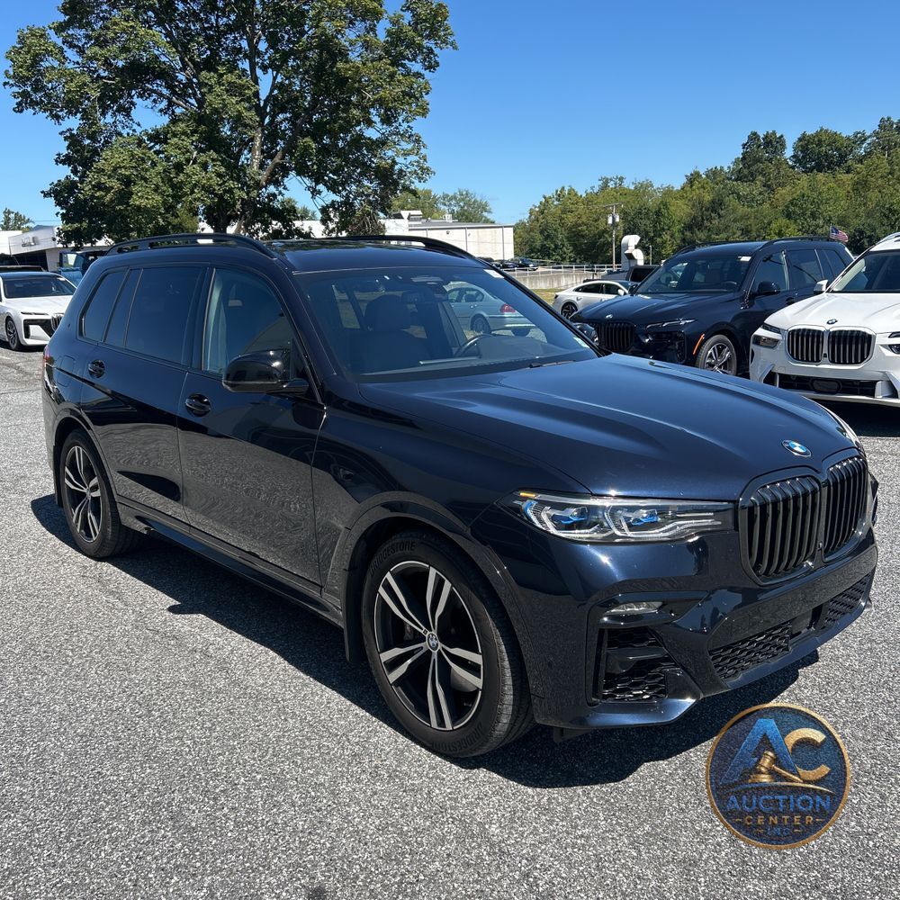2022 BMW X7 M50i