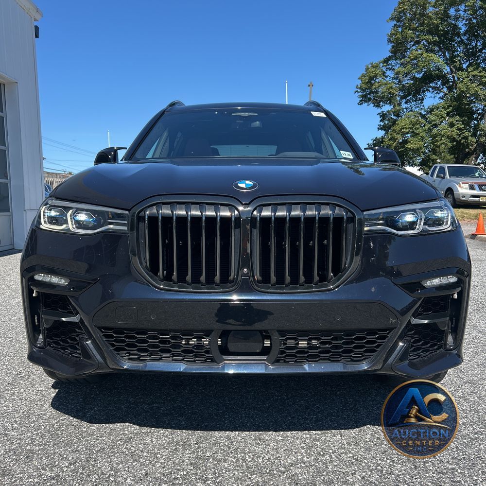 2022 BMW X7 M50i