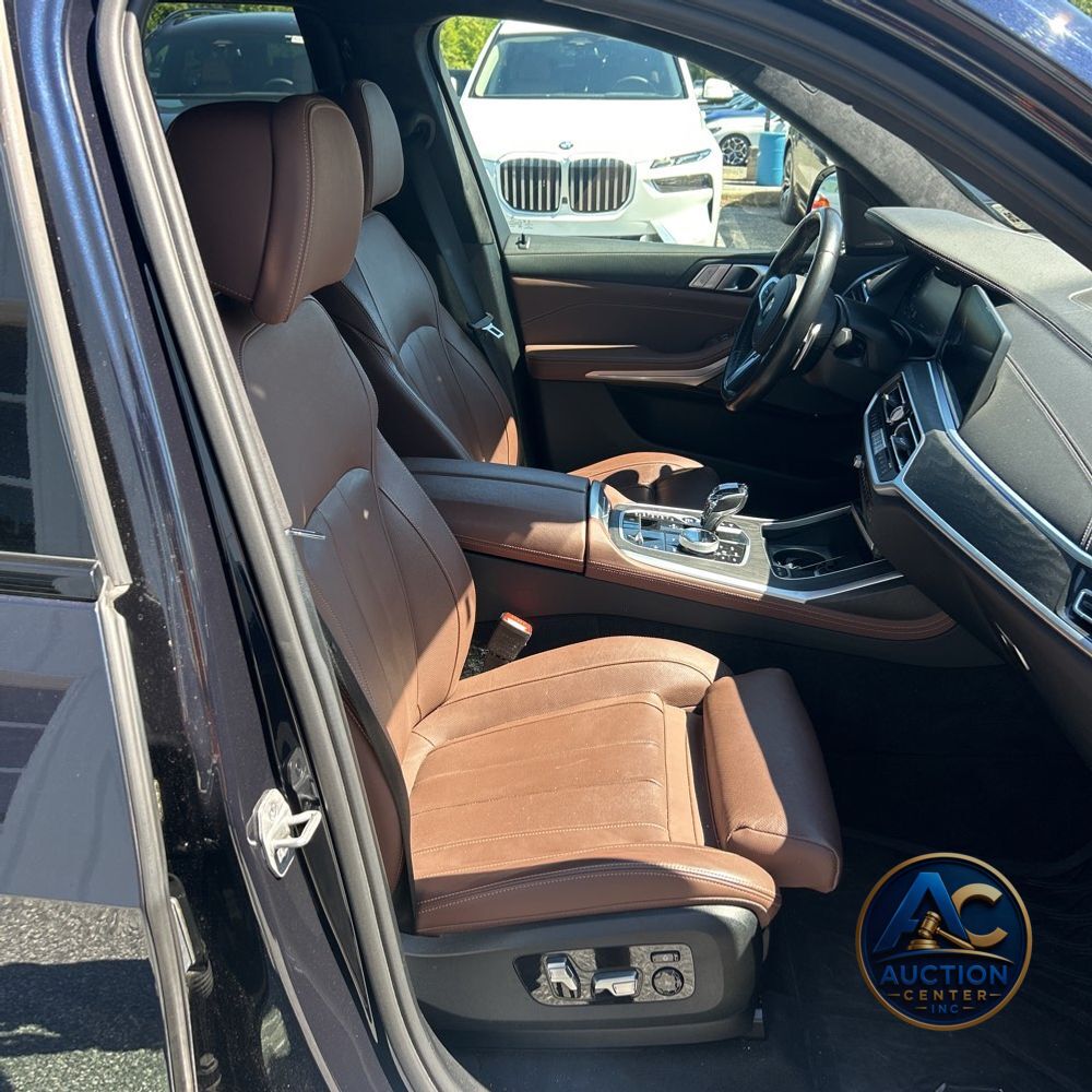 2022 BMW X7 M50i