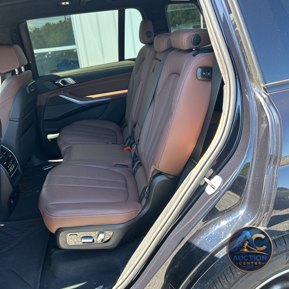 2022 BMW X7 M50i