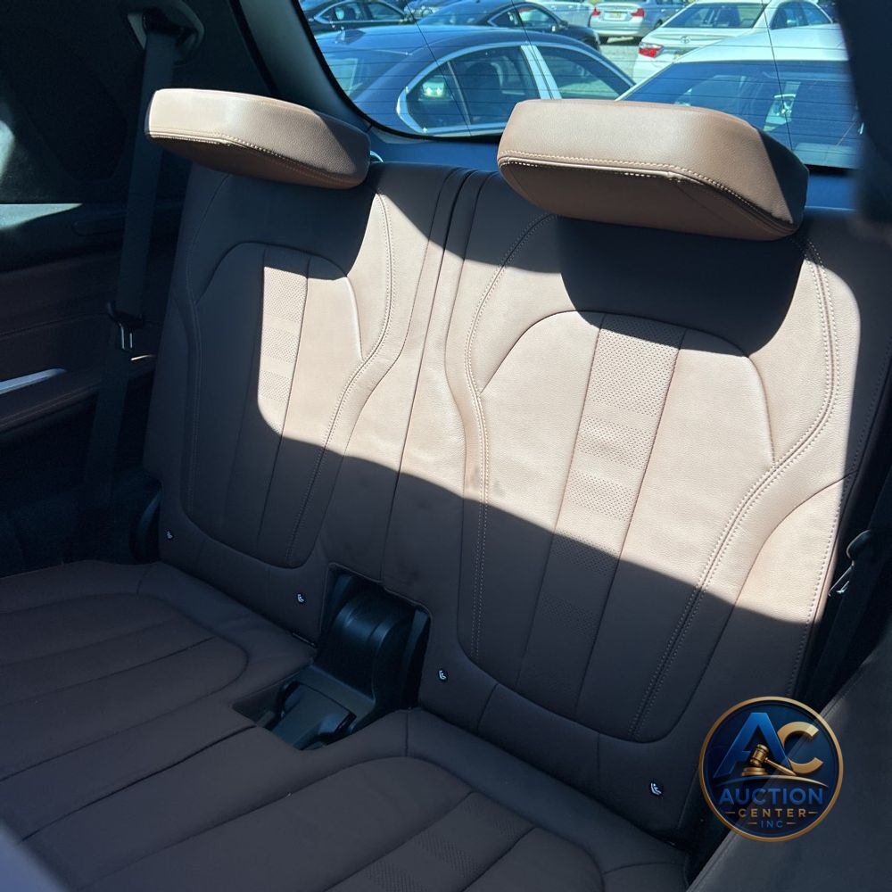 2022 BMW X7 M50i