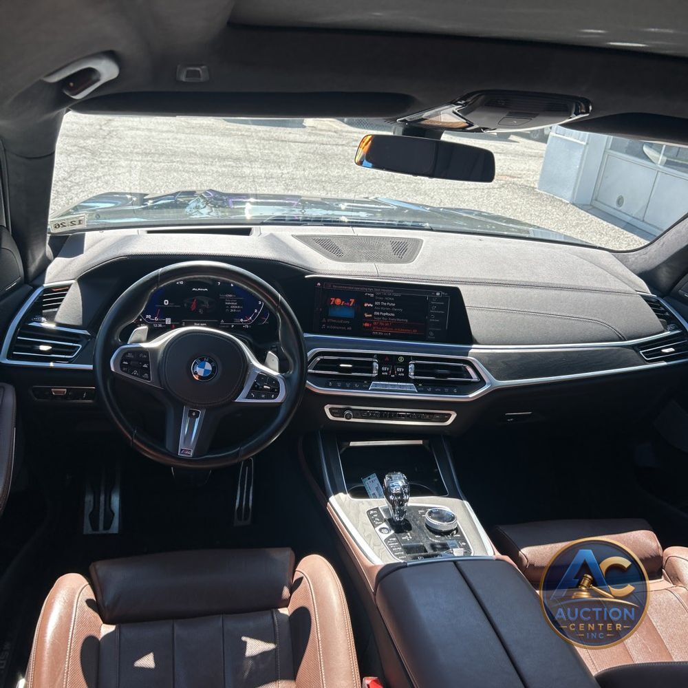 2022 BMW X7 M50i