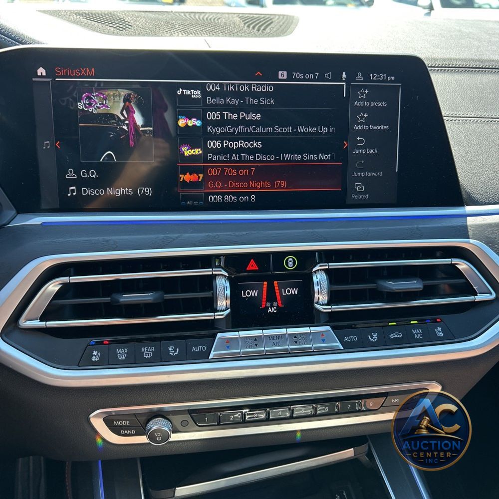 2022 BMW X7 M50i
