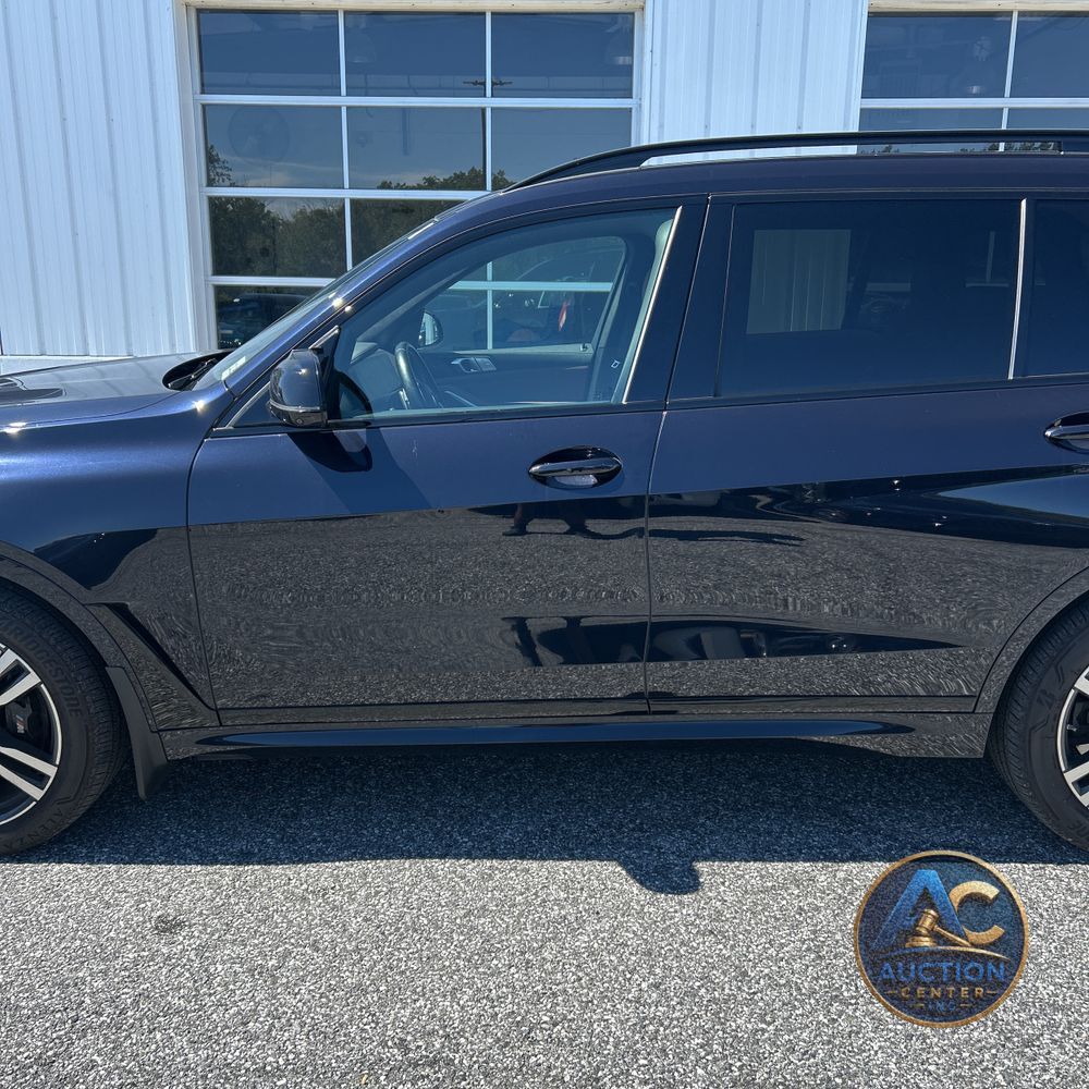 2022 BMW X7 M50i