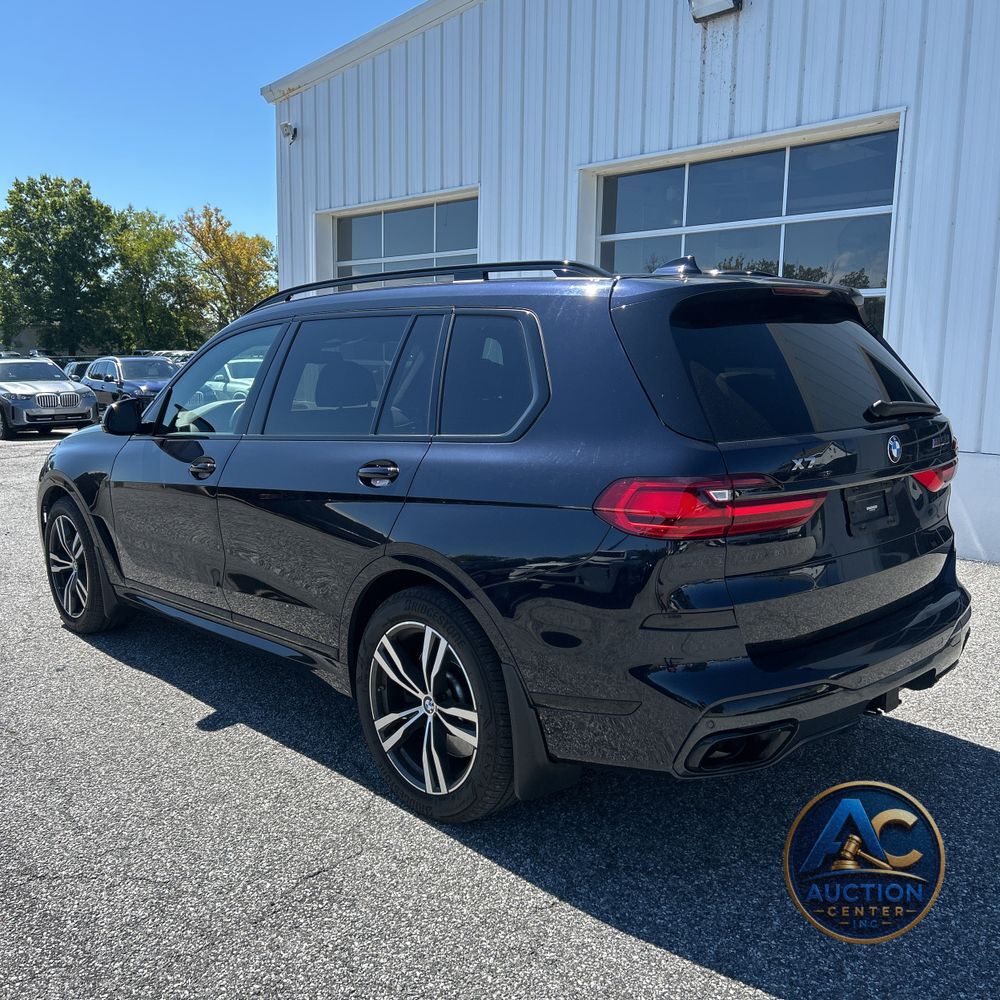 2022 BMW X7 M50i