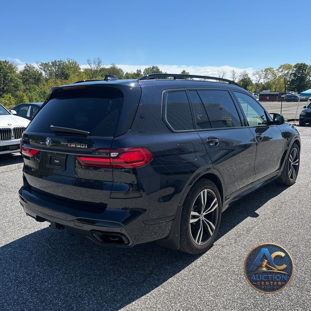 2022 BMW X7 M50i