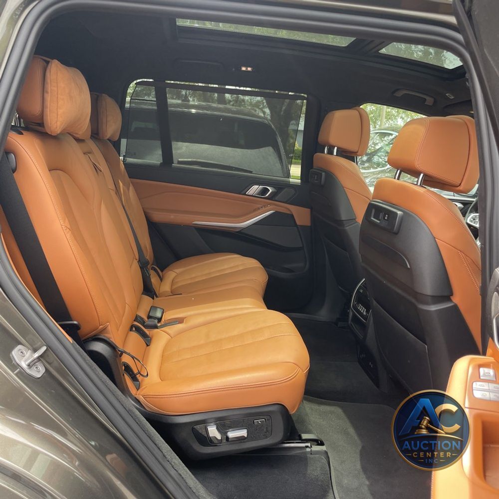 2022 BMW X7 M50i