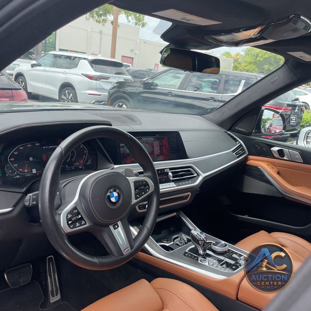 2022 BMW X7 M50i
