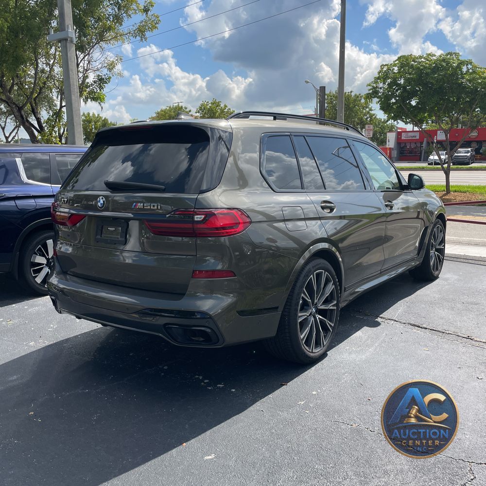 2022 BMW X7 M50i
