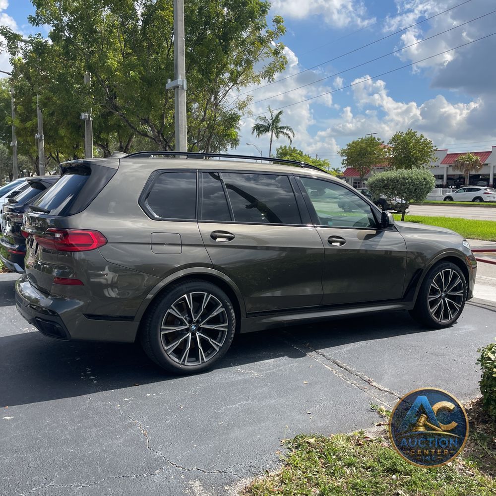 2022 BMW X7 M50i