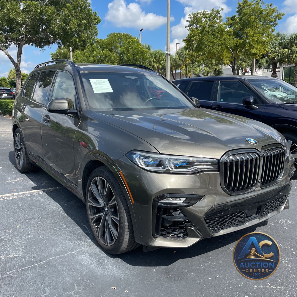 2022 BMW X7 M50i