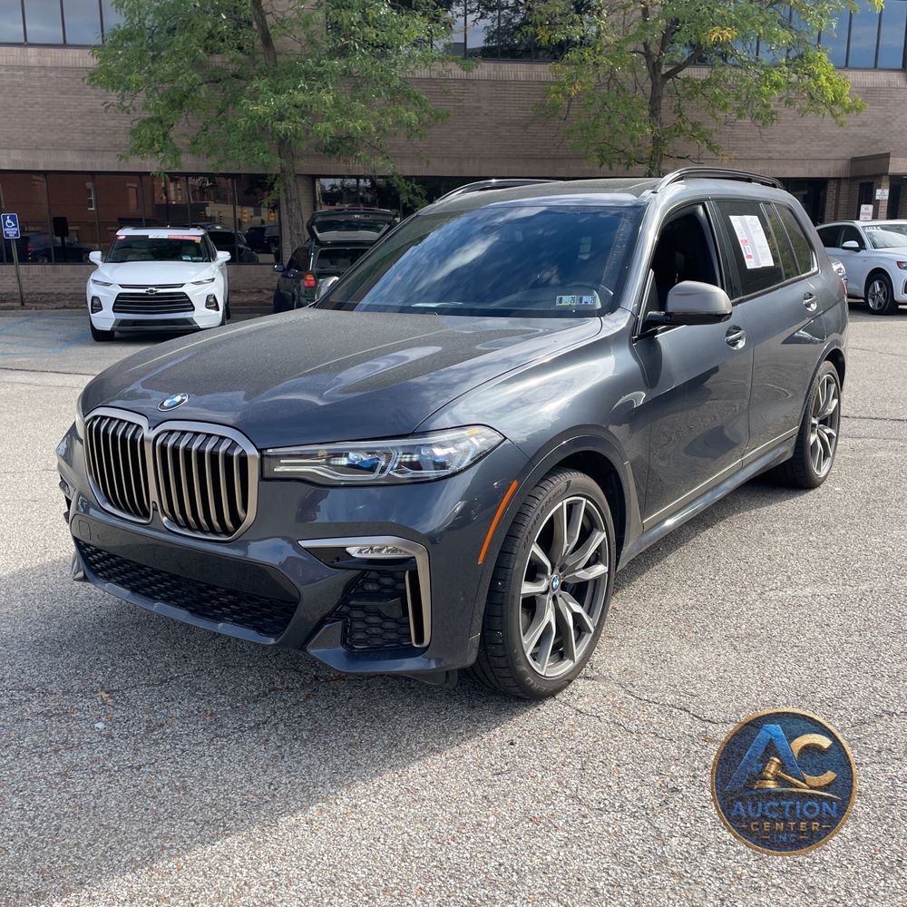 2022 BMW X7 M50i