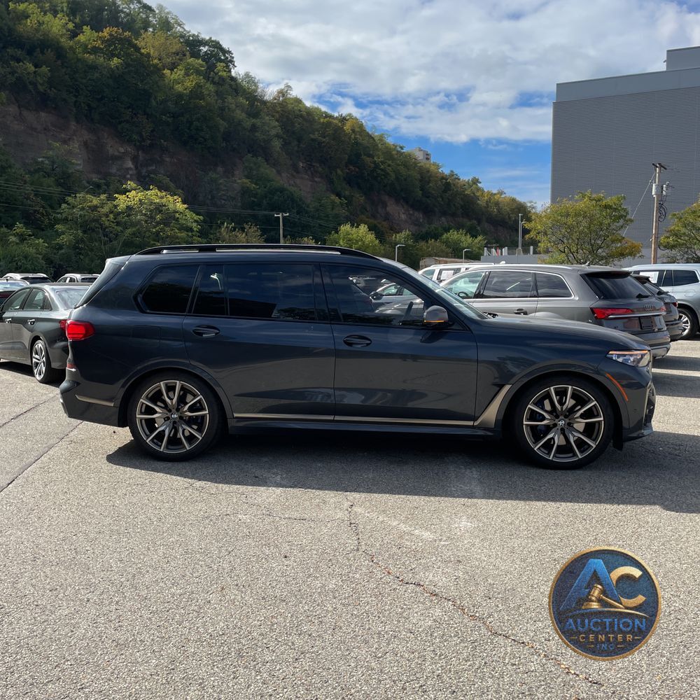 2022 BMW X7 M50i