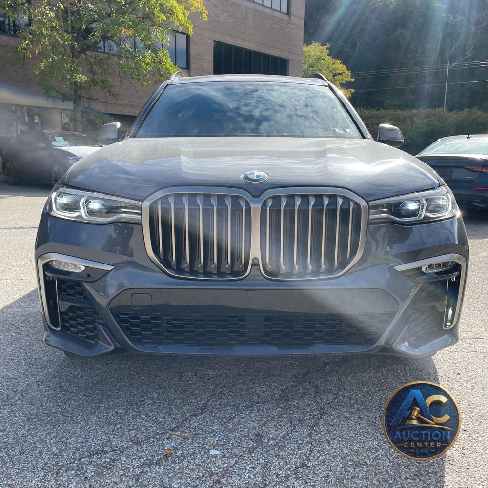 2022 BMW X7 M50i