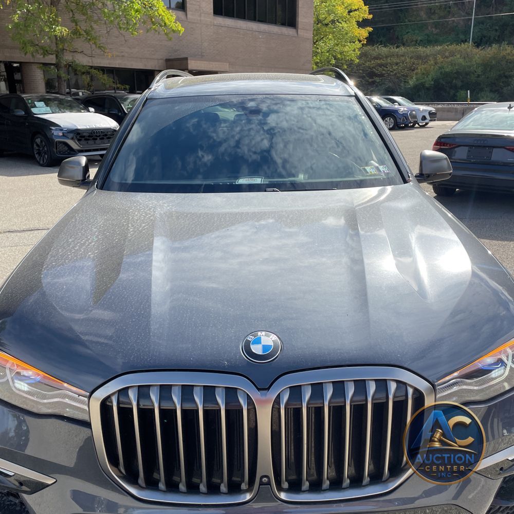 2022 BMW X7 M50i