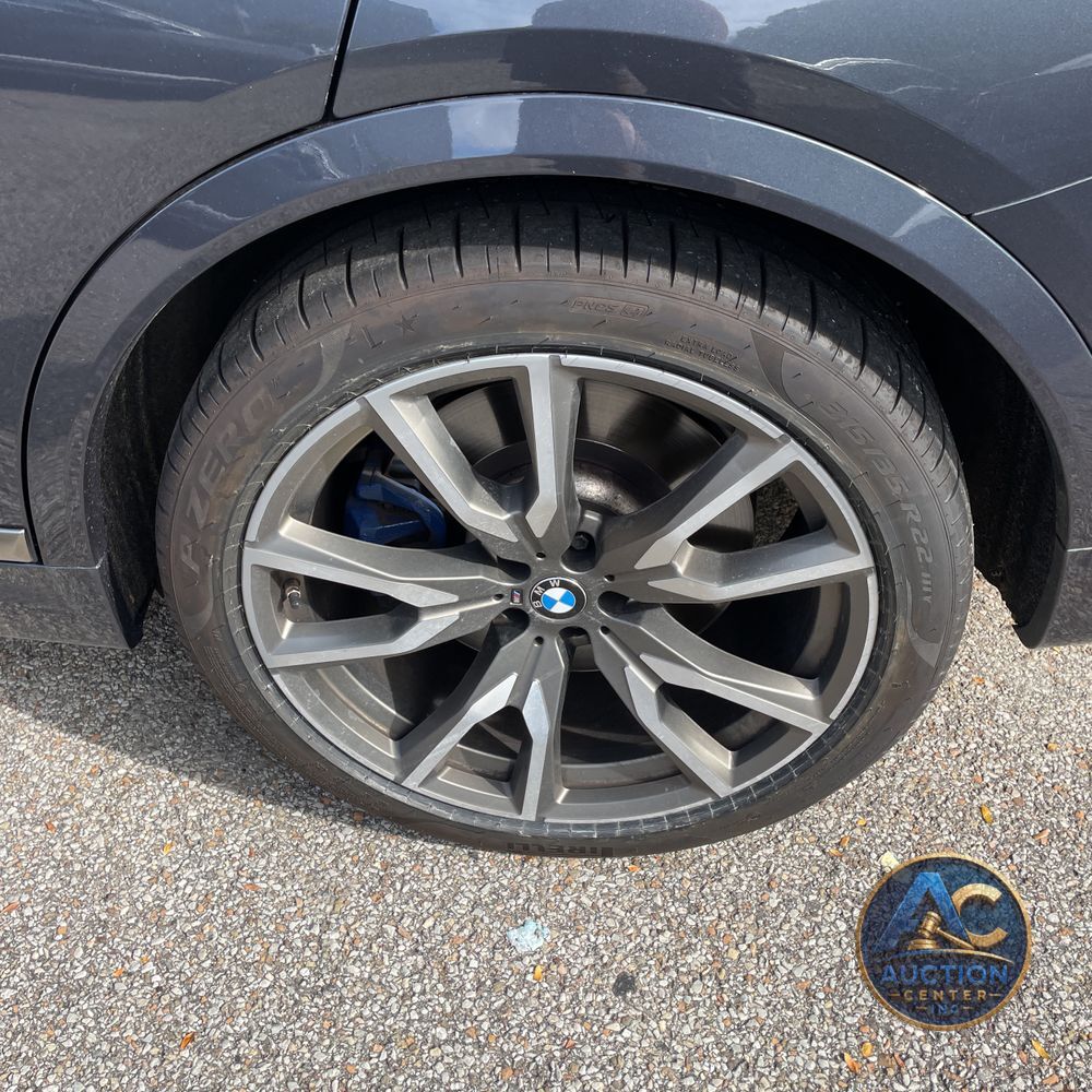 2022 BMW X7 M50i